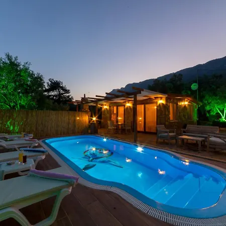 Ceren Akyaka Daily Weekly Βίλα