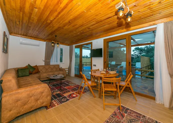 Ceren Akyaka Daily Weekly Vila *