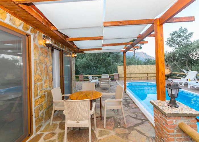 Ceren Akyaka Daily Weekly Vila *