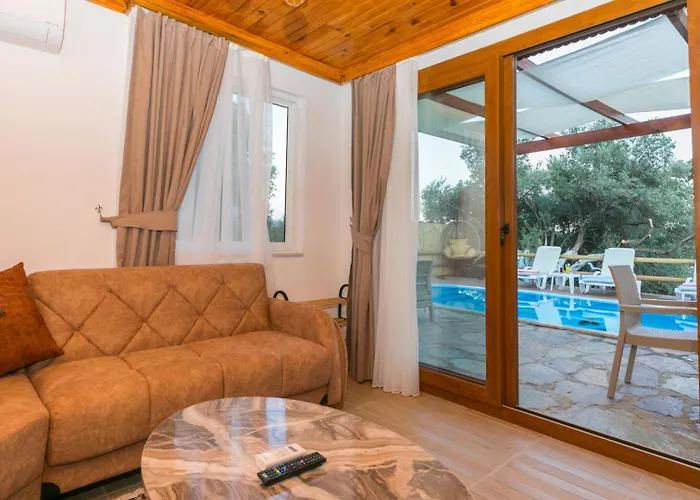 Ceren Akyaka Daily Weekly * Mugla